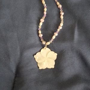 Flower mother of pearl purple beaded necklace